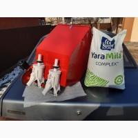 Бак для добрив з електроприводом і електрорегулювання норми