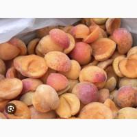 Куплю абрикос заморожений половинки/цілий з кісткою