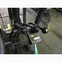 Газово-бензиновый погрузчик Mitsubishi KFGE15P-TP с кареткой бокового смещения. 2022 года