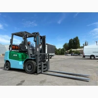 Газобензиновий навантажувач Sumitomo, з позиціонером вил. Модель: 11FT25PAXIII21S