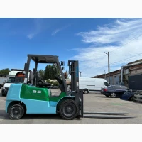 Газобензиновий навантажувач Sumitomo, з позиціонером вил. Модель: 11FT25PAXIII21S