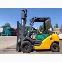 Вилковий автонавантажувач Komatsu з бічним зміщенням. Модель: FG25C-15