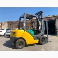 Вилковий автонавантажувач Komatsu з бічним зміщенням. Модель: FG25C-15