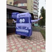 Человек машет на дороге, реклама в месте продаж 340 см
