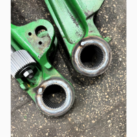 Ремонт задньої навіски (важелів, валів, тяги) трактора John Deere 8000