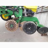 Сеялка точного высева пневматическая John Deere 1745