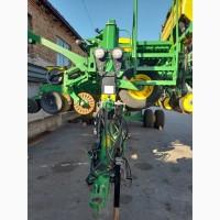 Сеялка точного высева пневматическая John Deere 1745