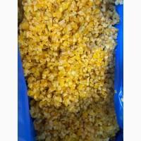 Горіхи та сухофрукти в асортименті