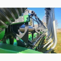 Жатка флекс John Deere 630F Hydraflex шириною 9 метрів