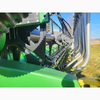 Жатка флекс John Deere 630F Hydraflex шириною 9 метрів