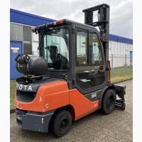 Вилковий навантажувач Toyota 06-8FGJ35F 2017 року кабіна з захватом