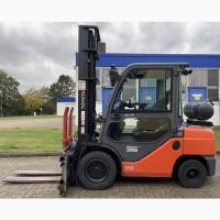 Вилковий навантажувач Toyota 06-8FGJ35F 2017 року кабіна з захватом