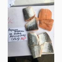 Куски лосося на коже крупные Оптом