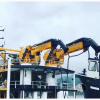 Nuevo_remolcador_con_grúa), (tug boat), (tugboat_for_sale), (new_tugboat_Istanbul)