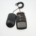 Люксметр цифровой с выносным датчиком LX1010BS (1-100.000 Lx) Выбор диапазона измерений