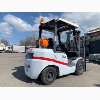 Вилочний автонавантажувач TCM (Nissan), із напрацюванням 1903 мотогодин. Модель: FGE30T4