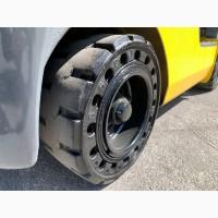 Вилочний автонавантажувач Komatsu, компакт з кабіною та позиціонером для кожної вили