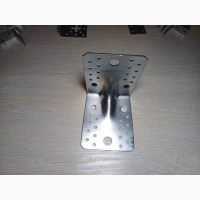 Кутник універсальний оцинкований з ребром жорсткості 145×145×95 (2, 5 мм)